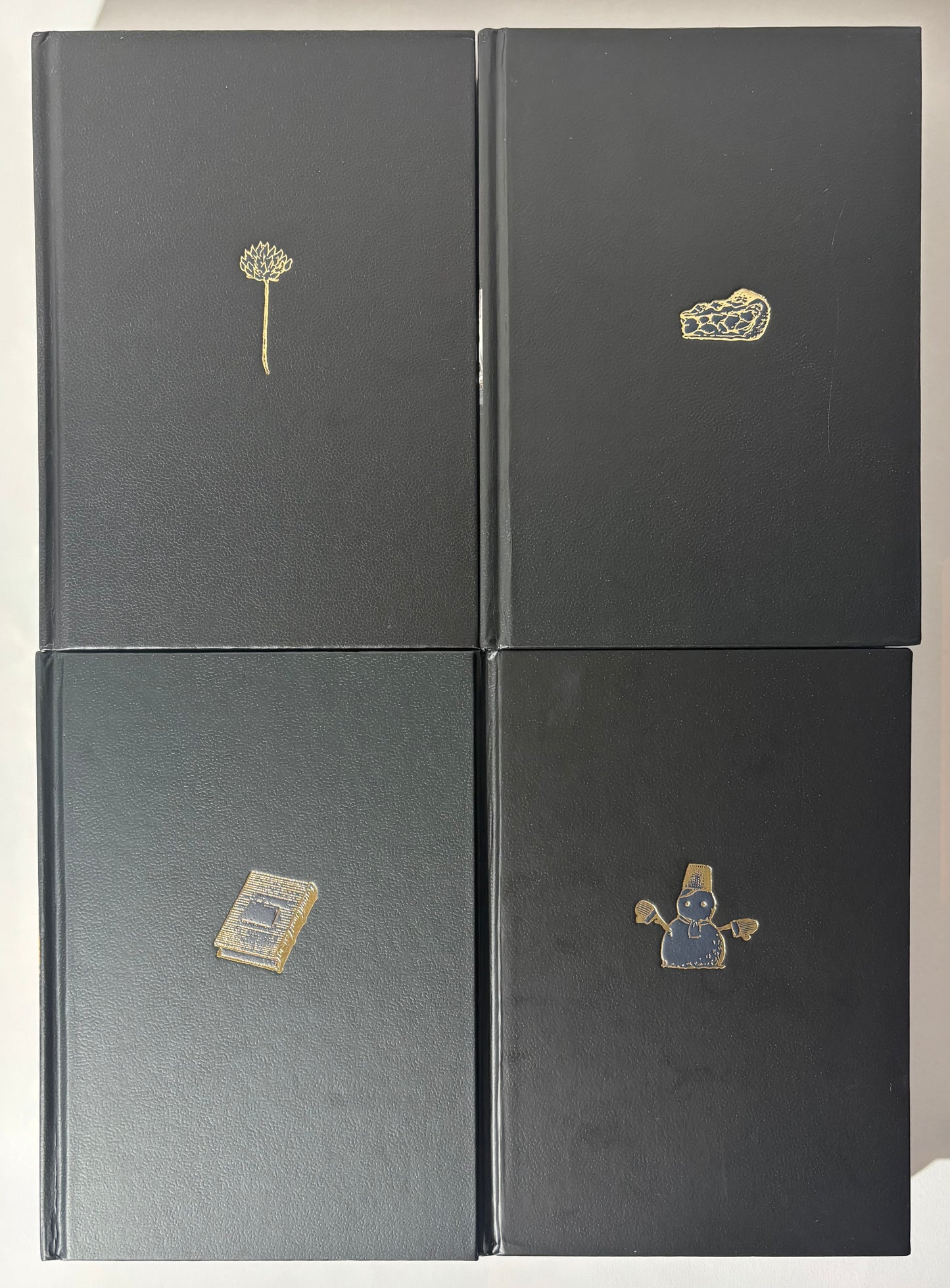 The Girl From the Other Side Deluxe Editions 1-4